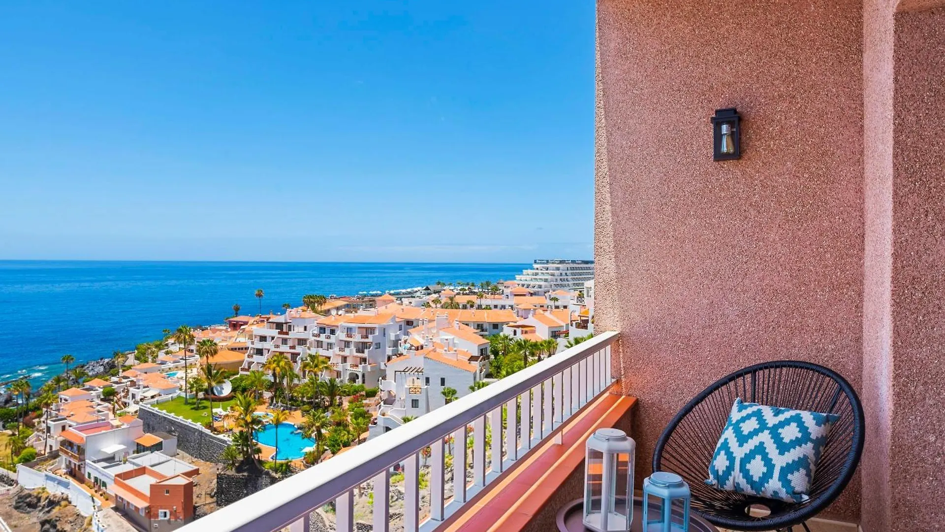 Modern Light And Beautiful View Apartment Puerto de Santiago
